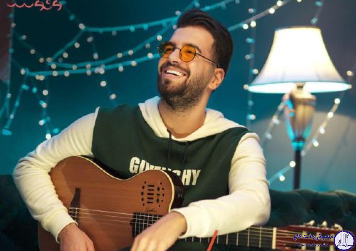 دانلود آهنگ آصف آریا به نام آتیش / هی این پا اون پا میکنی و بد با دلم