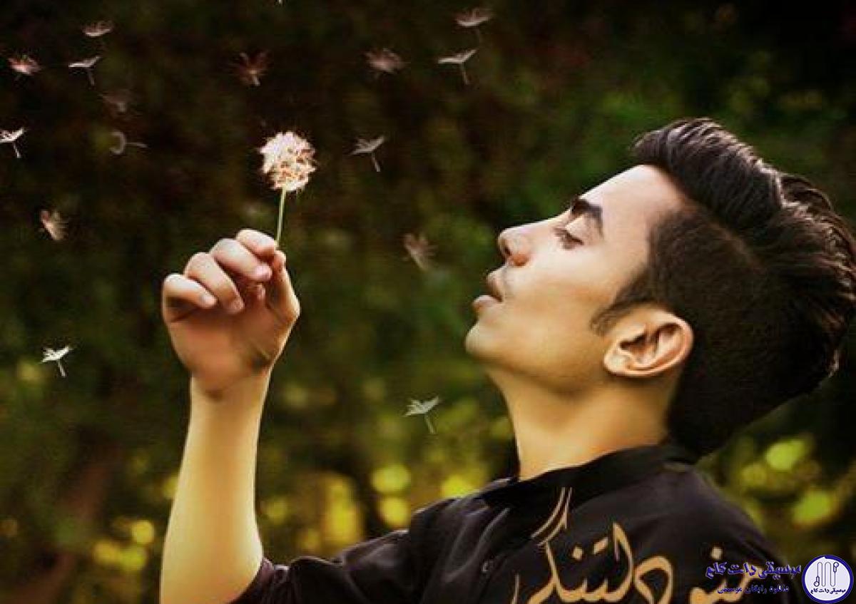 دانلود آهنگ محسن ابراهیم زاده به نام منو دلتنگی / واسه من دیدن تو مثل یه رویای دوبارست