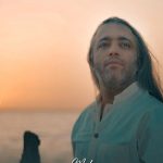 دانلود آهنگ محسن یاحقی به نام قصه ماهی / انداختی تو دریا ماهی کوچیک تنگ بلوری