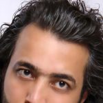 دانلود آهنگ محسن یاحقی به نام حواسم هست حواست نیست