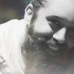 دانلود آهنگ روزبه نعمت الهی به نام عاشقم باش / میدونه دستم گاهی دستاتو